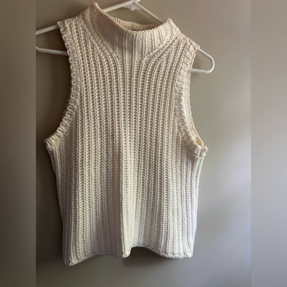 525 America Cream Sleeveless Turtleneck Knit Sweater